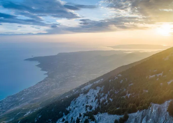 Cherry Villa Plateies